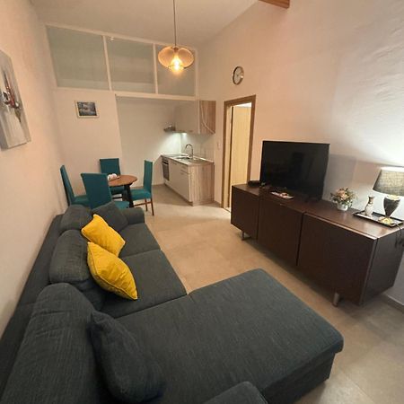 Apartment Kairos Трогир Екстериор снимка