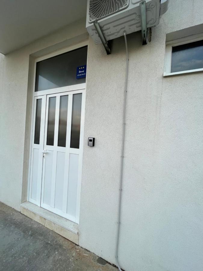 Apartment Kairos Трогир Екстериор снимка